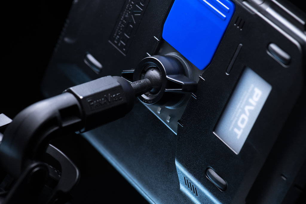 PIVOT CASE | Better Connection. Better Protection.